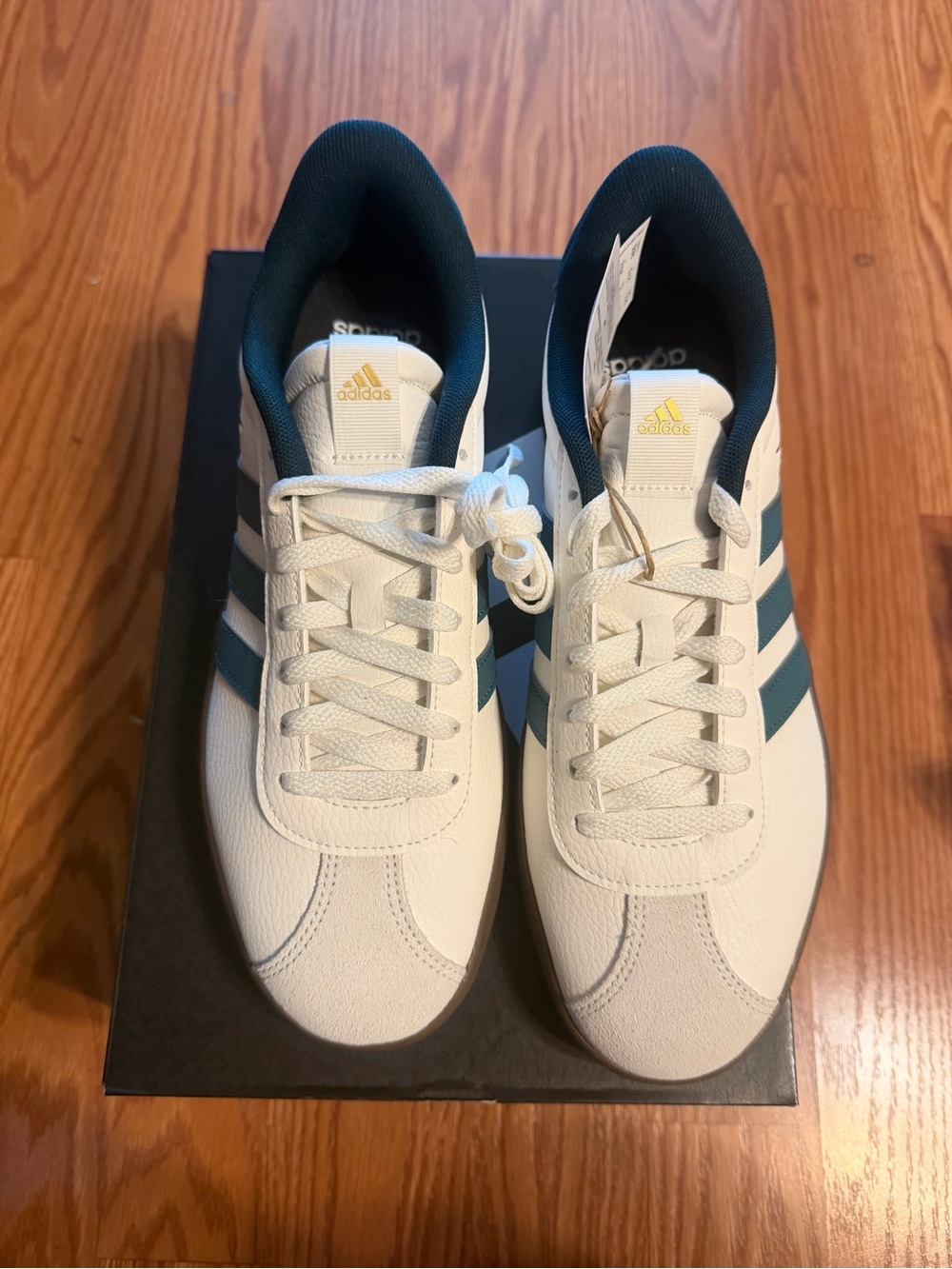 Adidas VL Court 3.0 size 11